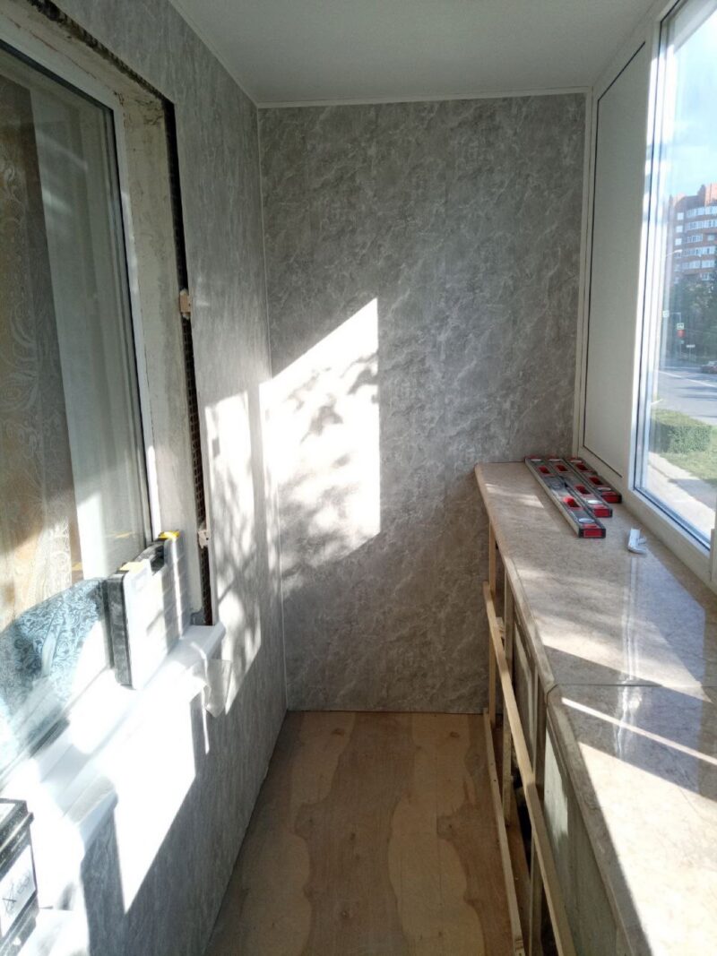 Отделка балкона, в процессе работ